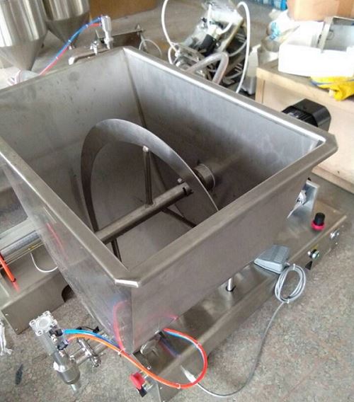 Glass Bottle Filling Machine and Vacuum Twist Capping Machine